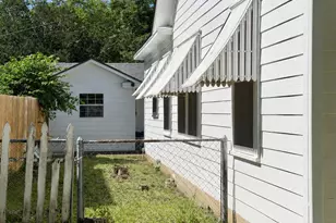 706 W 11th St, Taylor, TX 76574 - Photo 39