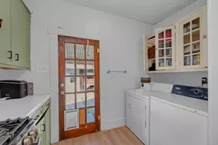 706 W 11th St, Taylor, TX 76574 - Photo 17
