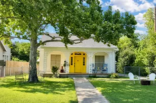 706 W 11th St, Taylor, TX 76574 - Photo 1