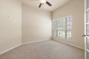 221 Loch Lomond St, Hutto, TX 78634 - Photo 5