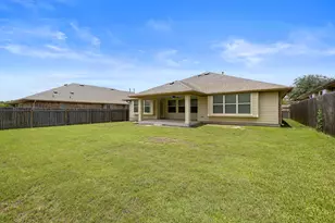 221 Loch Lomond St, Hutto, TX 78634 - Photo 29