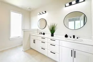 2309 Montopolis Dr, Austin, TX 78741 - Photo 15