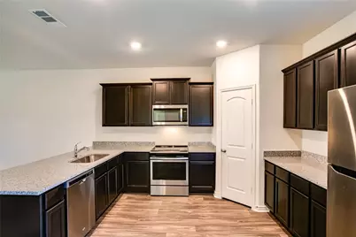 220 Sunnymeade Lane, Jarrell, TX 76537 - Photo 5