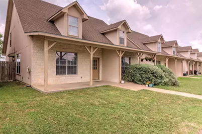 126 Sandstone Drive #D, Jarrell, TX 76537 - Photo 3