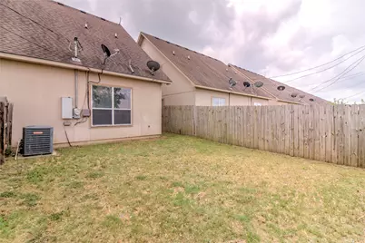 126 Sandstone Drive #D, Jarrell, TX 76537 - Photo 5