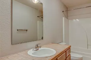 126 Sandstone Dr, Jarrell, TX 76537 - Photo 15