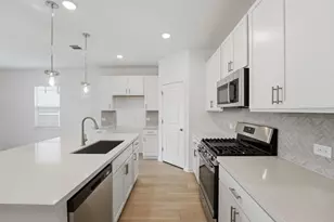 104 Childress St, Hutto, TX 78634 - Photo 3