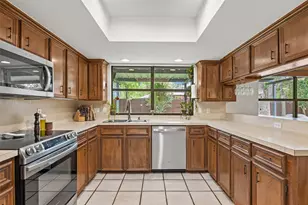 7208 Reaburn St, Austin, TX 78749 - Photo 11