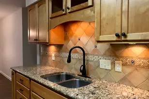 7010 Dallas Dr, Austin, TX 78729 - Photo 5