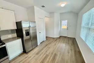 437 Perfect World Loop, Jarrell, TX 76537 - Photo 5