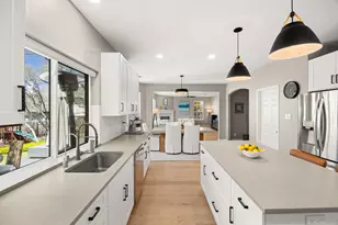 12805 Bivins Ct, Austin, TX 78732 - Photo 5