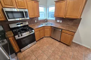 1604 Singleton Ave, Austin, TX 78702 - Photo 9