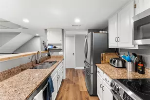 510 W 18th St, Austin, TX 78701 - Photo 11