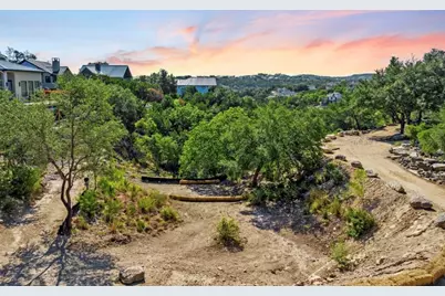 2107 Chisholm Trail, Spicewood, TX 78669 - Photo 9