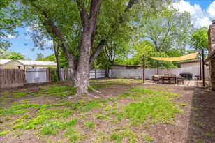 2108 Deadwood Dr, Austin, TX 78744 - Photo 37