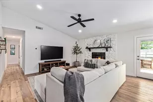 2108 Deadwood Dr, Austin, TX 78744 - Photo 9