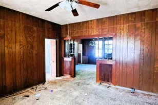 507 Sloan St, Taylor, TX 76574 - Photo 3