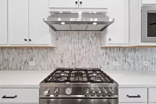 1612 Kit Cir, Austin, TX 78758 - Photo 9