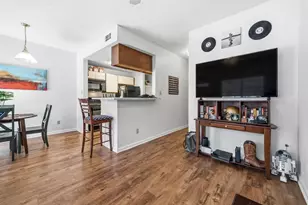 912 W 22nd St, Austin, TX 78705 - Photo 5