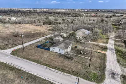 301 E Townes Street, Manor, TX 78653 - Photo 7