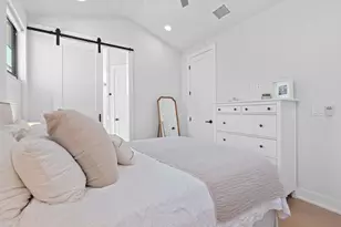 1168 Ridgeway Dr, Austin, TX 78702 - Photo 11