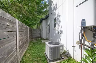 6325 Ponca St, Austin, TX 78741 - Photo 25