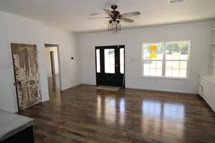 536 E Third St, Hico, TX 76457 - Photo 3