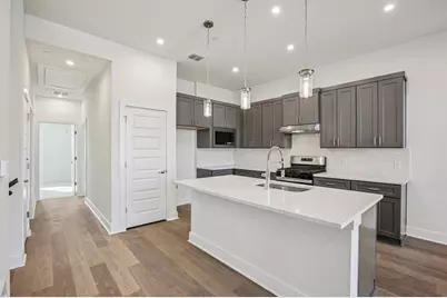 200 W 56th Street #8103, Austin, TX 78751 - Photo 5