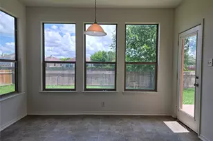 160 Mistletoe Ln, Kyle, TX 78640 - Photo 9
