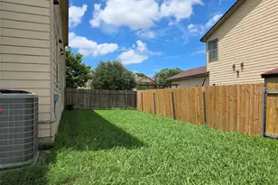 160 Mistletoe Ln, Kyle, TX 78640 - Photo 29