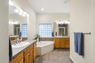 810 Bluff Ridge Ct, New Braunfels, TX 78132 - Photo 25