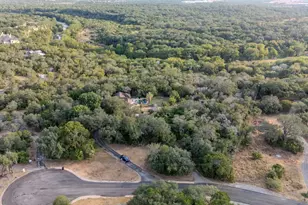 810 Bluff Ridge Ct, New Braunfels, TX 78132 - Photo 31