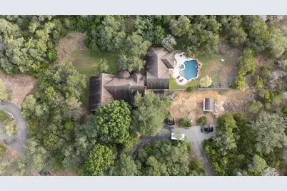 810 Bluff Ridge Court, New Braunfels, TX 78132 - Photo 5