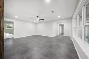 1305 W 1st St, Lampasas, TX 76550 - Photo 13