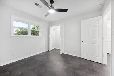 1305 W 1st Street, Lampasas, TX 76550 - Photo 25