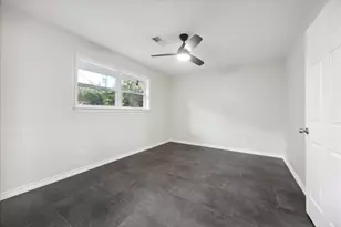 1305 W 1st St, Lampasas, TX 76550 - Photo 27