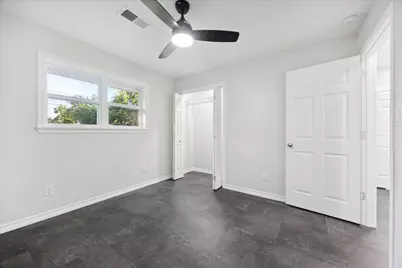 1305 W 1st Street, Lampasas, TX 76550 - Photo 25