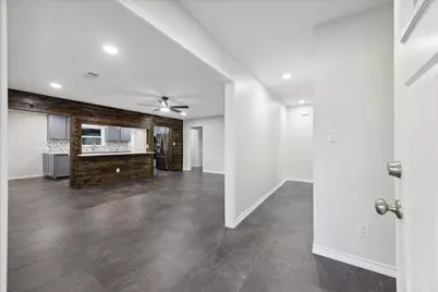 1305 W 1st Street, Lampasas, TX 76550 - Photo 5