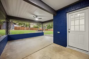 1305 W 1st St, Lampasas, TX 76550 - Photo 31