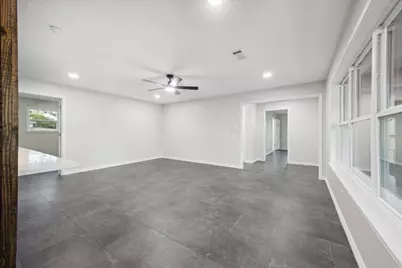 1305 W 1st Street, Lampasas, TX 76550 - Photo 13