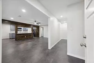 1305 W 1st St, Lampasas, TX 76550 - Photo 5