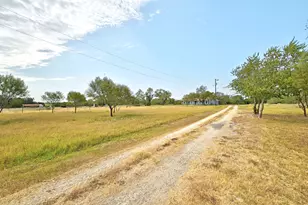 311 Salt Lake Rd, Luling, TX 78648 - Photo 25