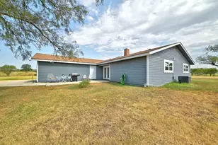 311 Salt Lake Rd, Luling, TX 78648 - Photo 1