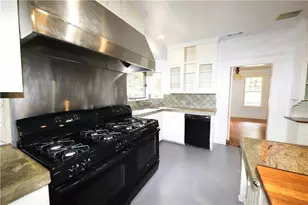 1305 Lorrain St, Austin, TX 78703 - Photo 9
