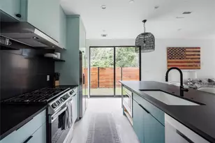 1103 Cherico St, Austin, TX 78702 - Photo 7