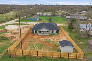 413 E Hamilton Ave, Rockdale, TX 76567 - Photo 21