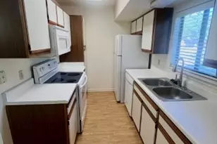 728 W San Antonio St, Lockhart, TX 78644 - Photo 5