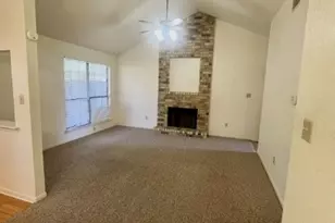 728 W San Antonio St, Lockhart, TX 78644 - Photo 3