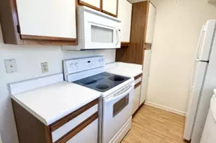 728 W San Antonio St, Lockhart, TX 78644 - Photo 5