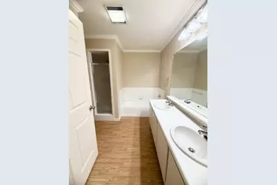 728 W San Antonio Street #728 A, Lockhart, TX 78644 - Photo 9